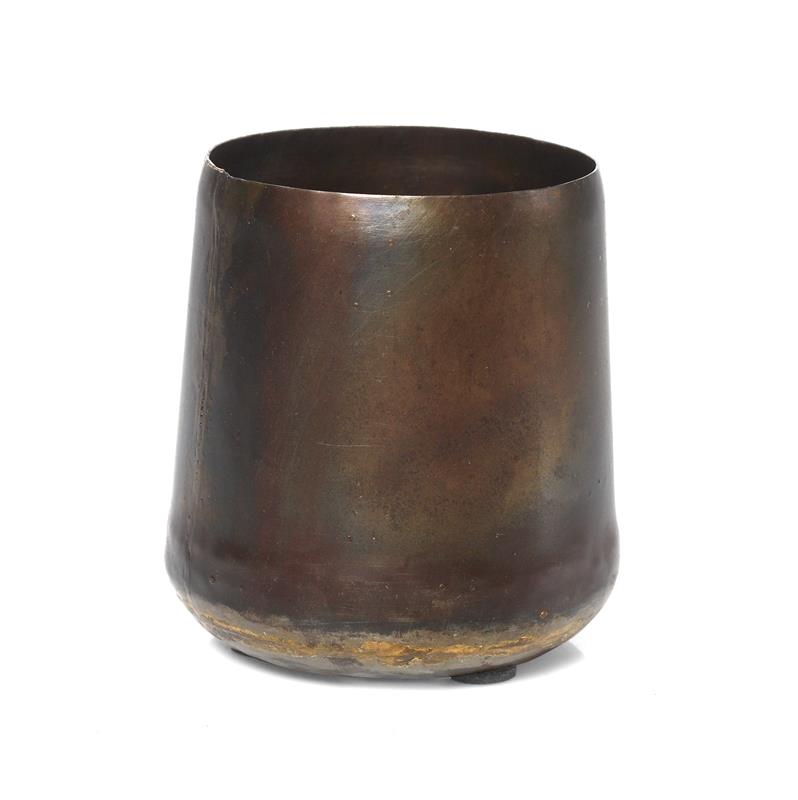 Topf in Recyceltem Eisen